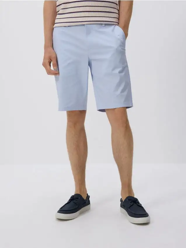 Pantaloncini chino regular Colore blu pallido