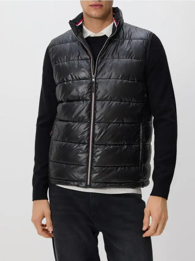 Gilet trapuntato con colletto rigido Colore nero