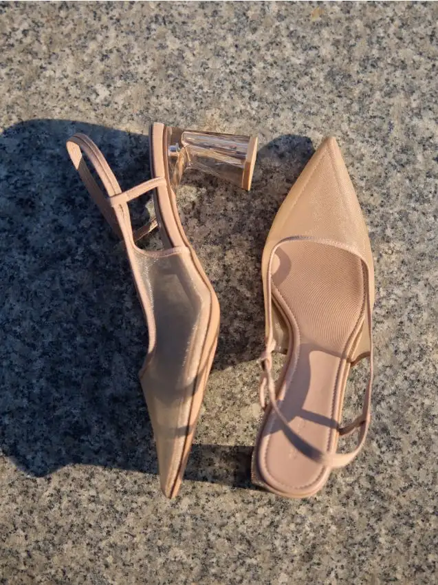 Pumps in rete con tacco Colore beige