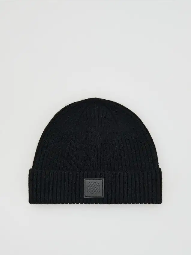 Beanie con toppa Colore nero