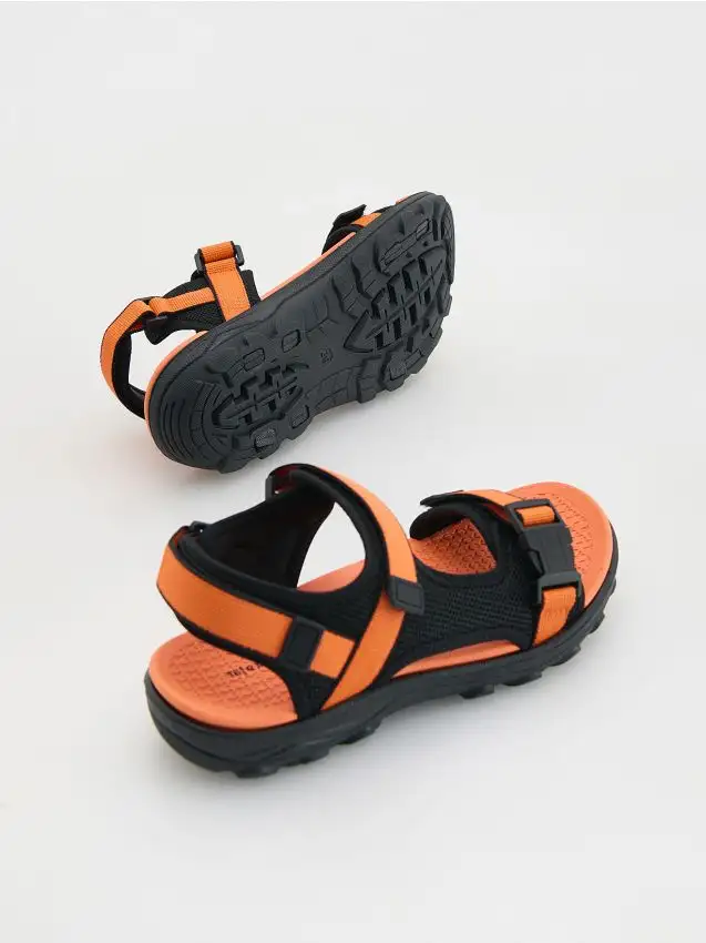 Sandali multicolori con chiusura in velcro Colore nero