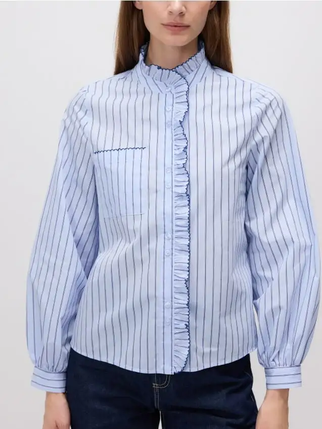 Camicia con dettaglio arricciato Colore blu pallido