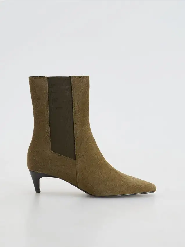 Stivaletti in pelle scamosciata con tacco alto Colore verde