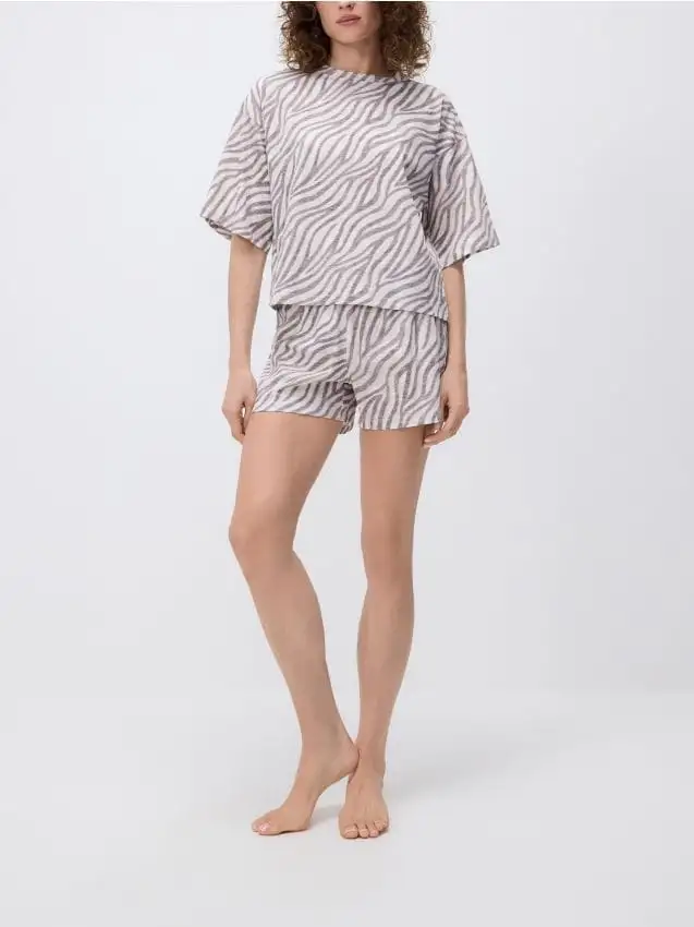 Pigiama a due pezzi con stampa animalier Colore beige