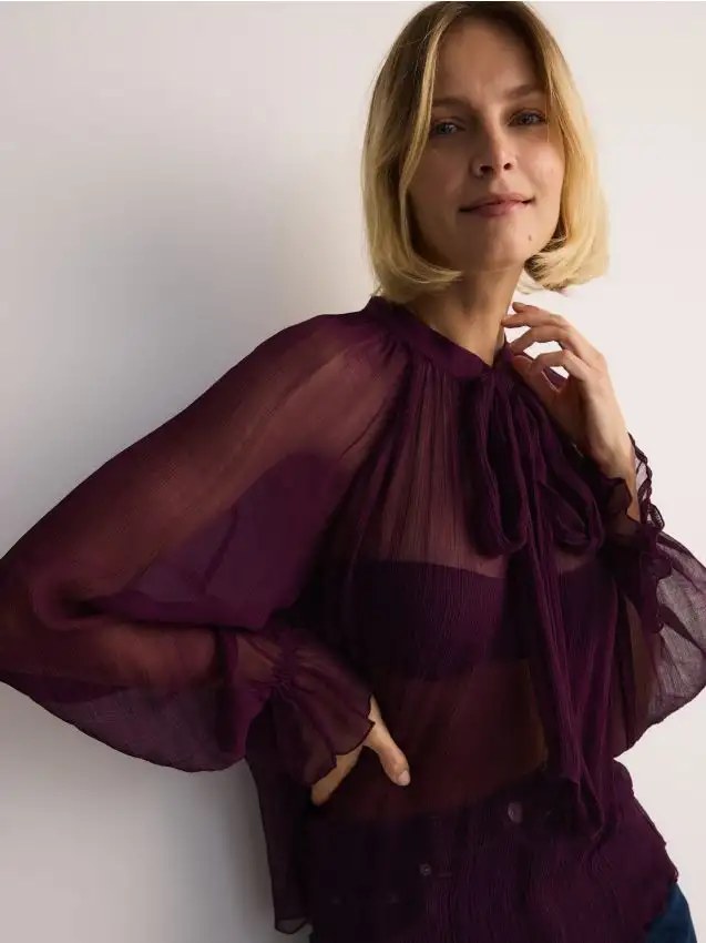 Blusa trasparente con allacciatura Colore mogano