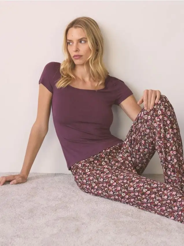 Pigiama due pezzi in misto viscosa Colore viola scuro