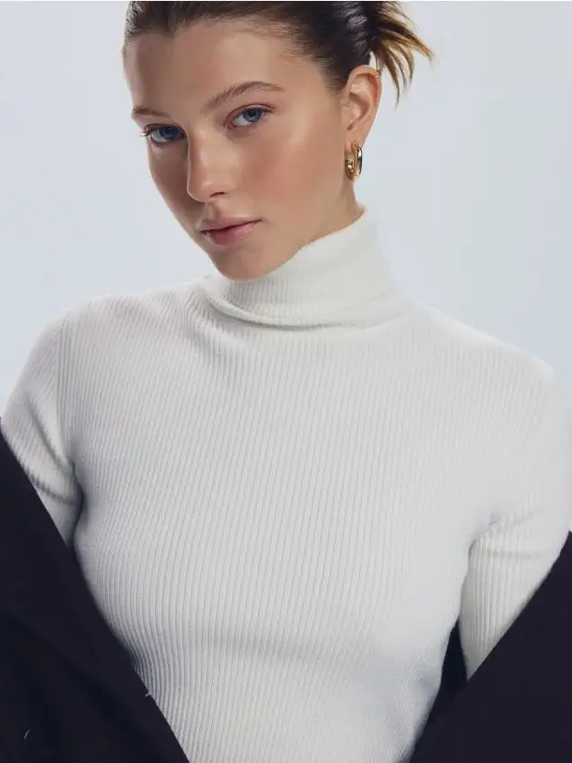 Dolcevita a costine Colore panna