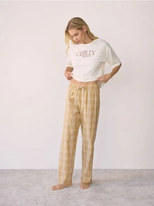 Set pigiama due pezzi stampato Colore senape