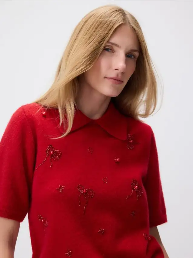 Maglione con applicazioni Colore rosso