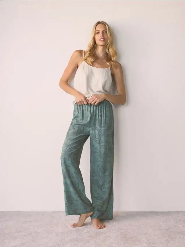 Set pigiama da due pezzi in viscosa Colore verde polveroso