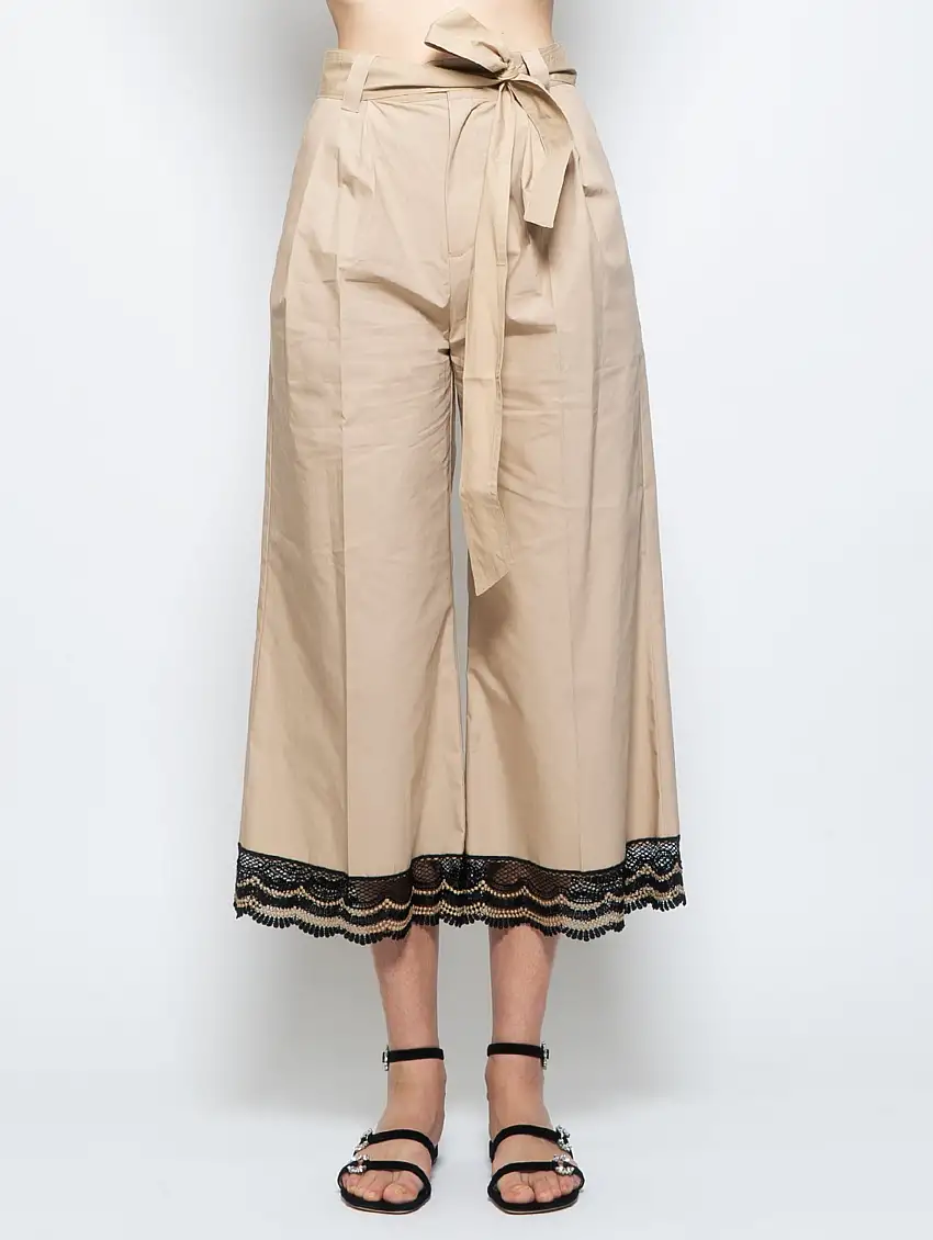 Pantaloni Cropped con Bordo in Pizzo Macramè Beige/Nero