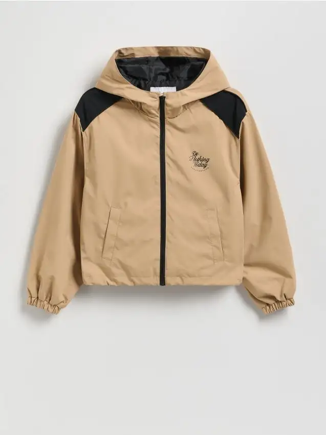 Giacca leggera con cappuccio Colore beige