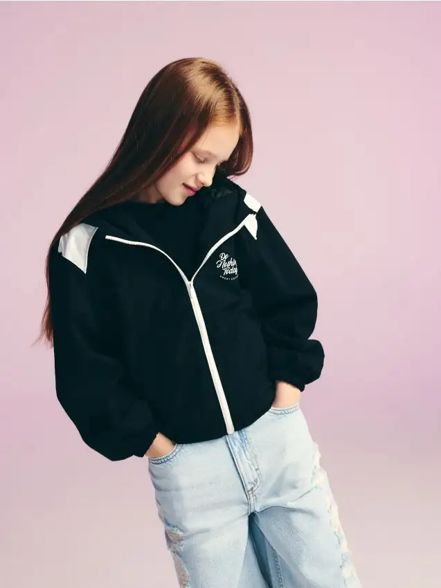 Giacca leggera con cappuccio Colore nero