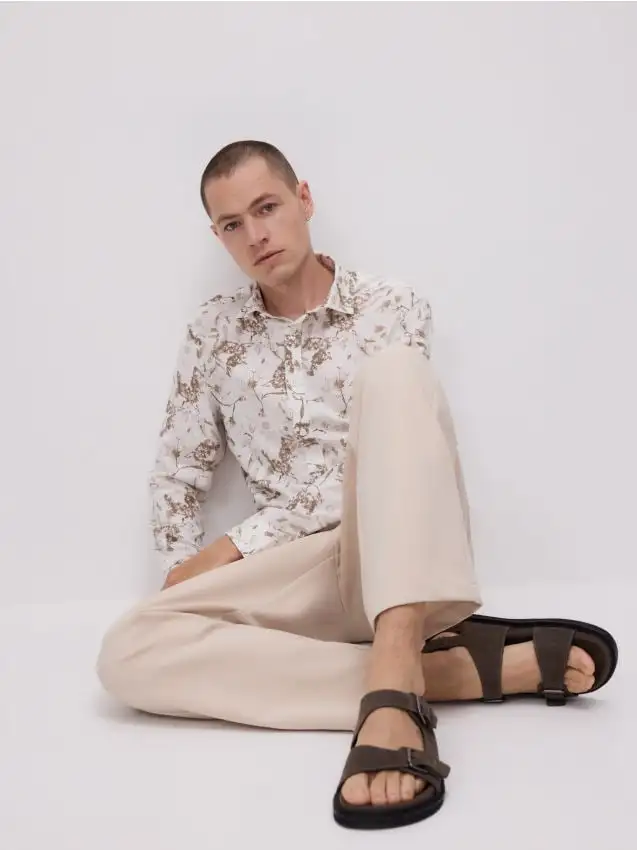 Sandali in pelle Colore marrone scuro