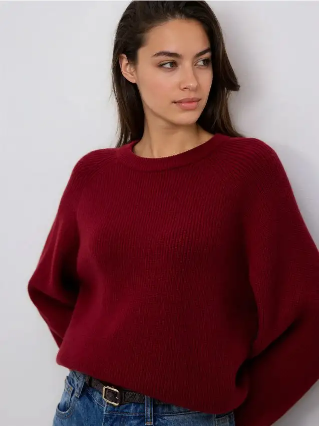 Maglione in misto viscosa Colore carminio