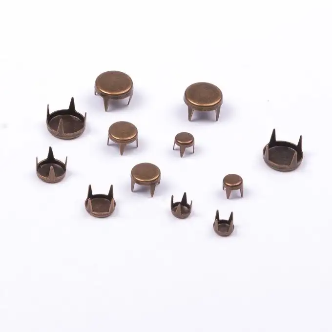 Lotto di 12 artigli piatti rotondi bronzo 4 a 8 mm