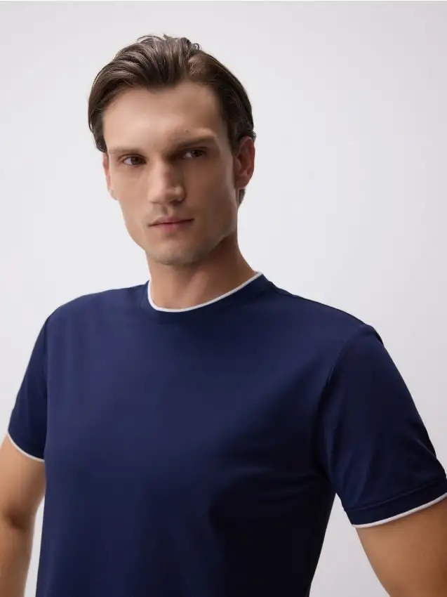 Camiseta regular fit con cotone mercerizzato Colore blu scuro