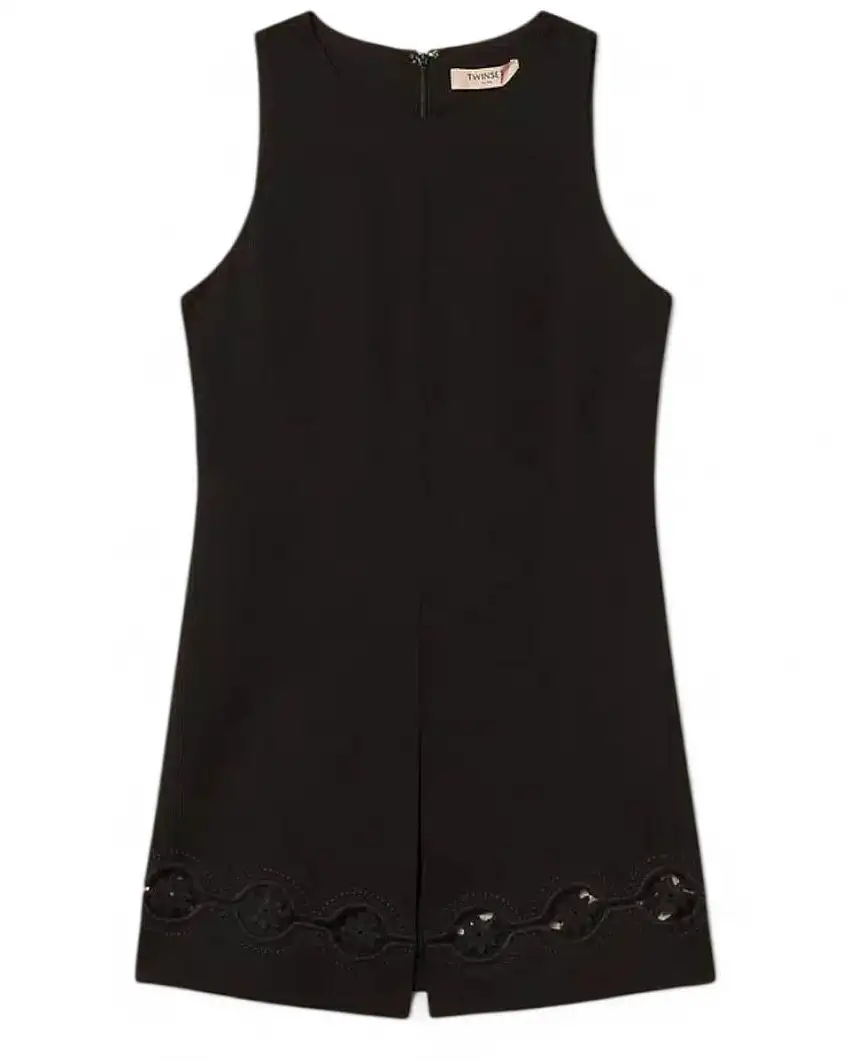 Tunica nera con ricami floreali | Eleganza femminile