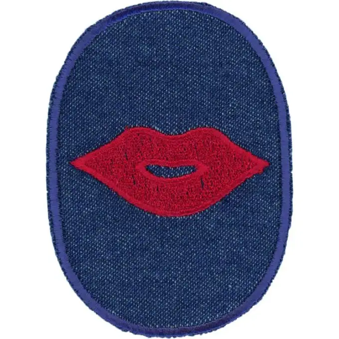 Ecusson bocca rossa su fondo jeans