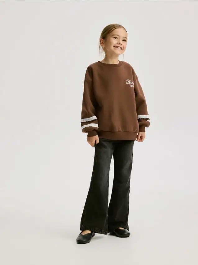 Felpa con dettagli ricamati Colore marrone scuro