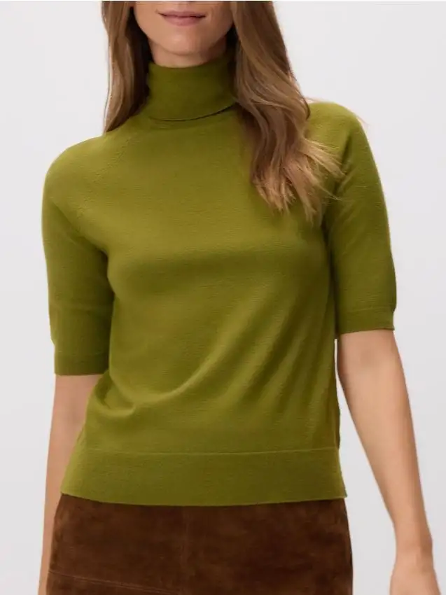Maglione dolcevita Colore verde oliva chiaro
