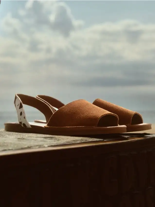 Ciabatte in camoscio con cinturino Colore multicolore