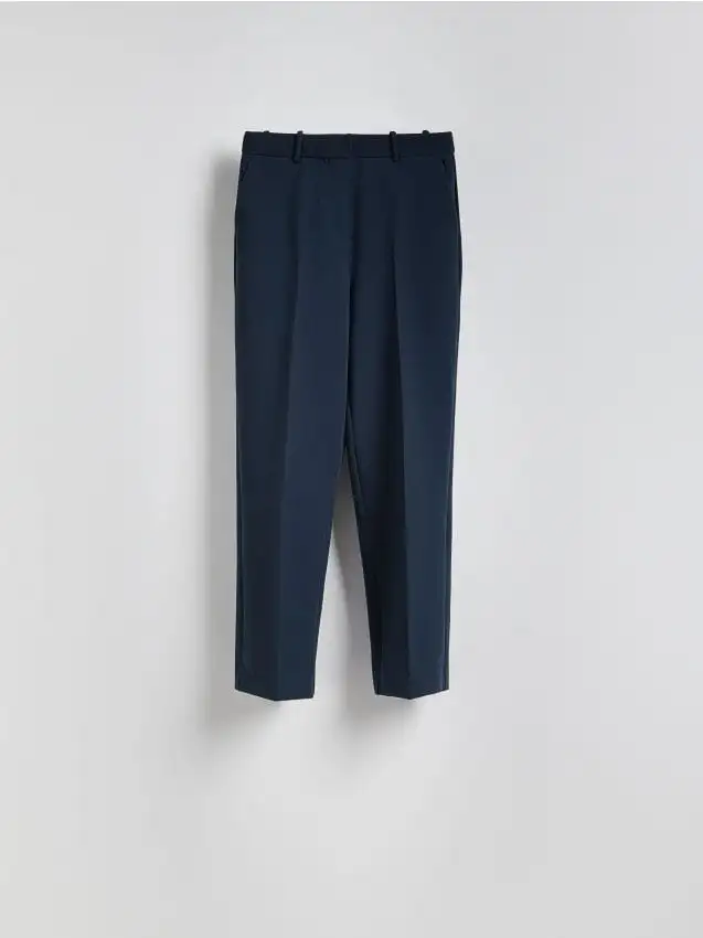 Pantaloni con piega stirata Colore blu scuro