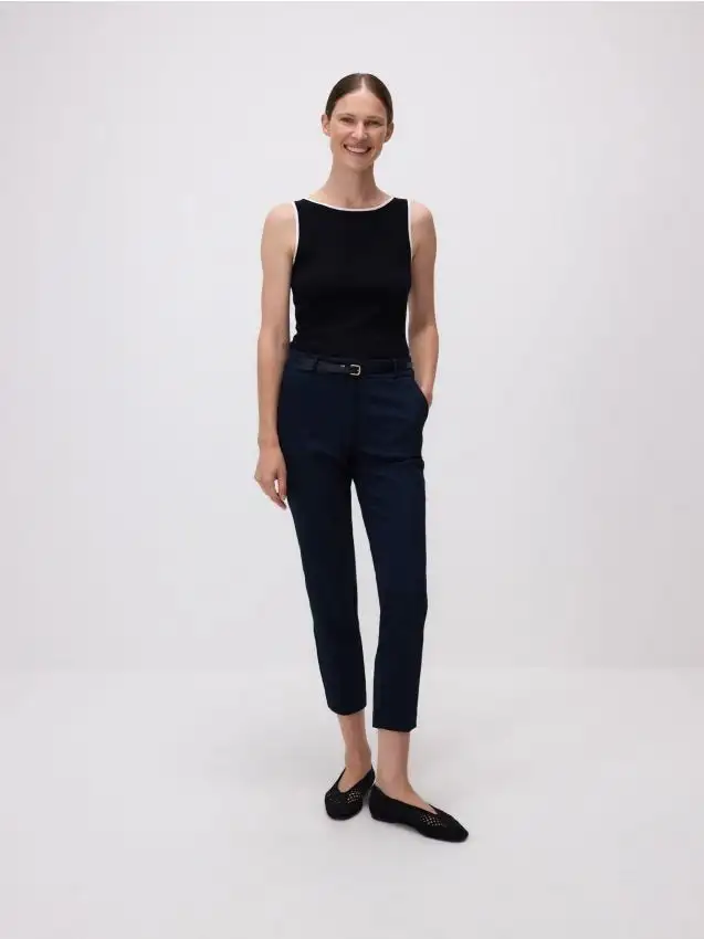 Pantaloni a sigaretta con cintura Colore blu scuro