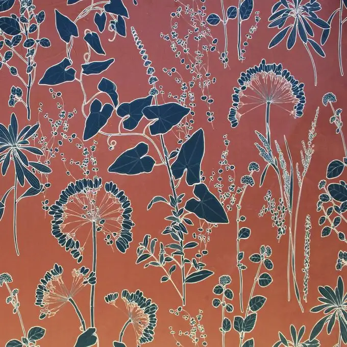 Velluto amaranto su fondo arancione