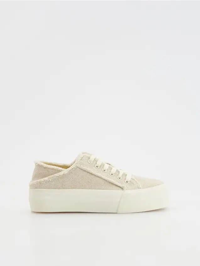 Sneakers con suola larga Colore beige