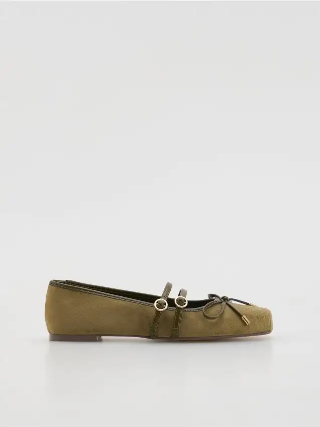 Ballerine con cinturini Colore verde oliva