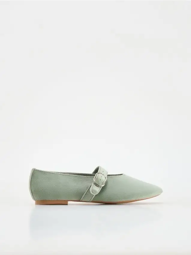 Ballerine con cinturino regolabile Colore verde oliva chiaro