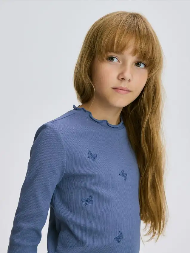 Maglietta a costine con ricamo Colore blu scuro