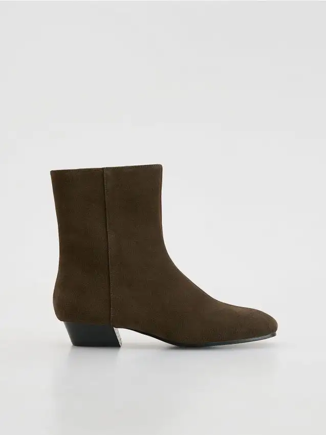 Stivali texani scamosciati Colore marrone scuro