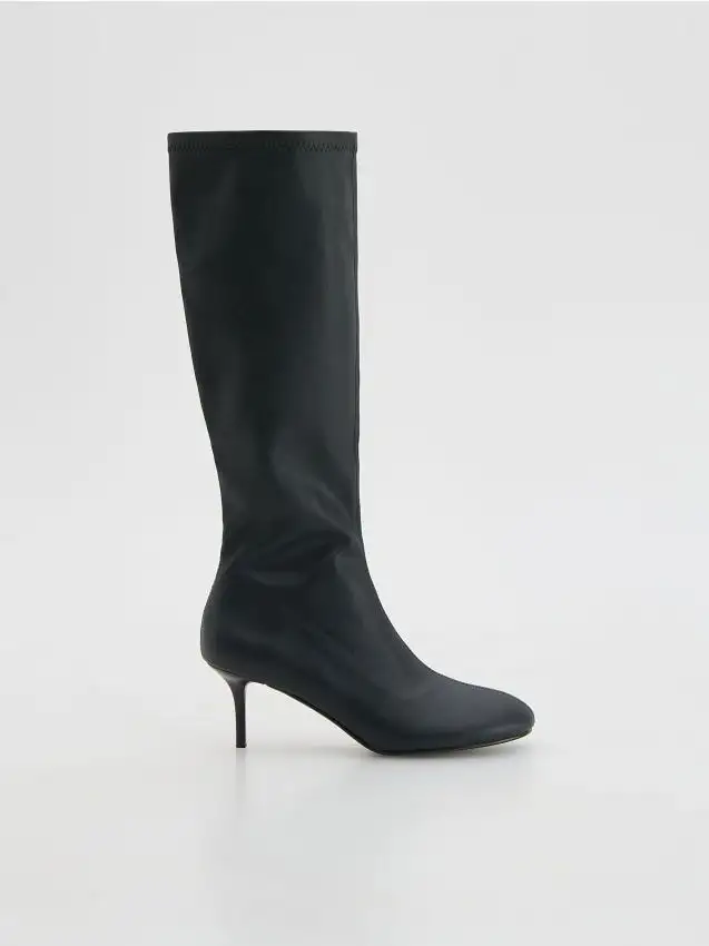 Stivali alti con tacco Colore nero