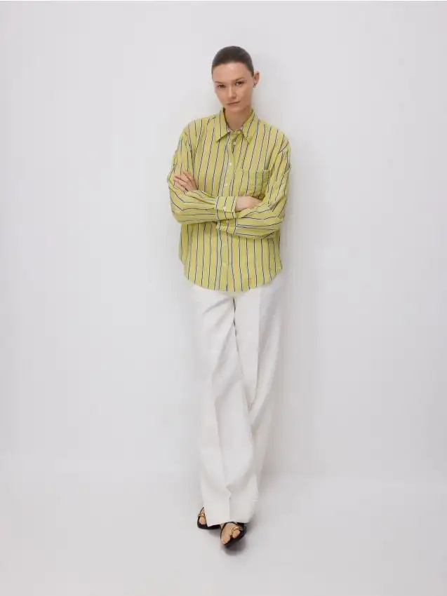 Camicia con taschino applicato Colore verde