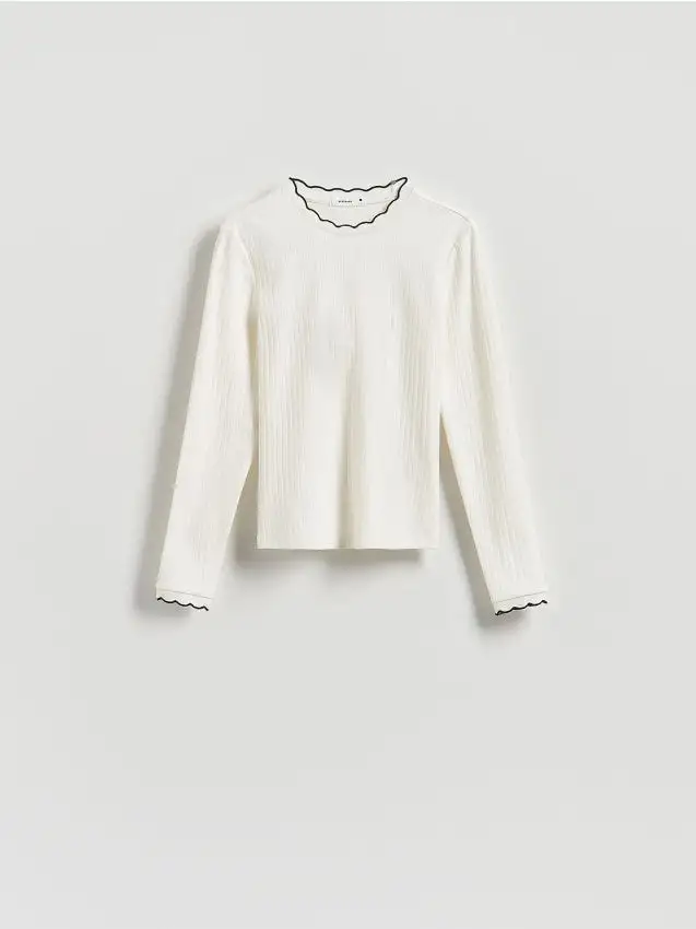 Blusa con piping a contrasto Colore panna