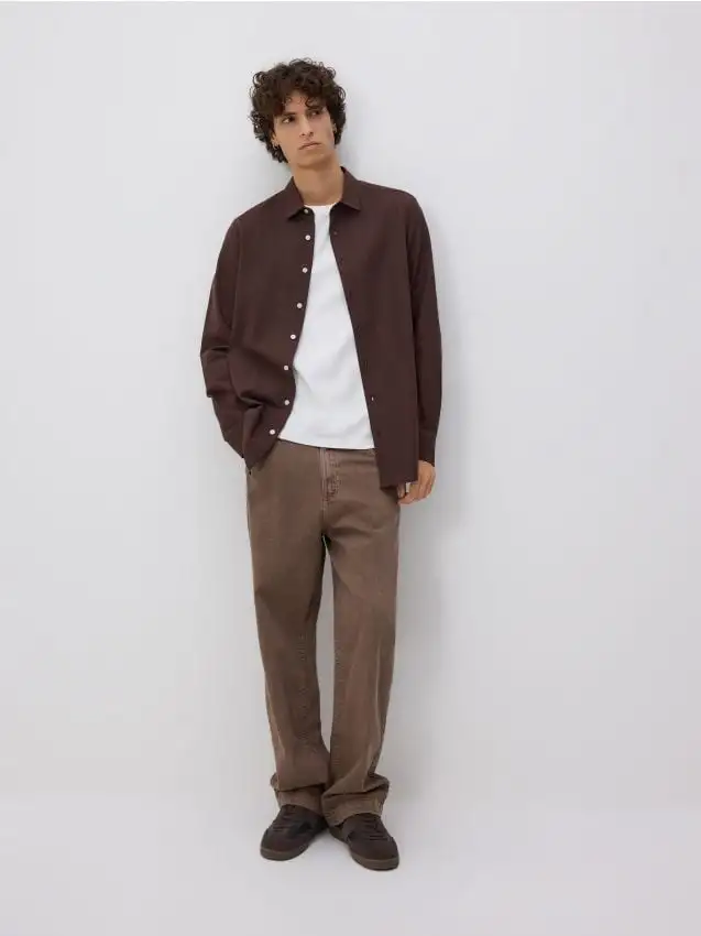Camicia regular fit in misto lino Colore marrone scuro