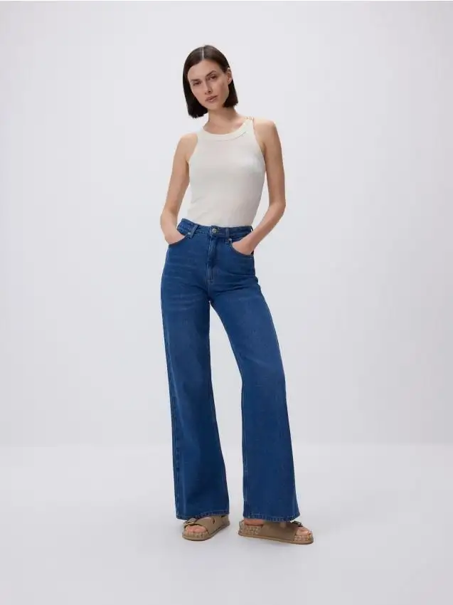 Top con dettaglio decorativo Colore panna