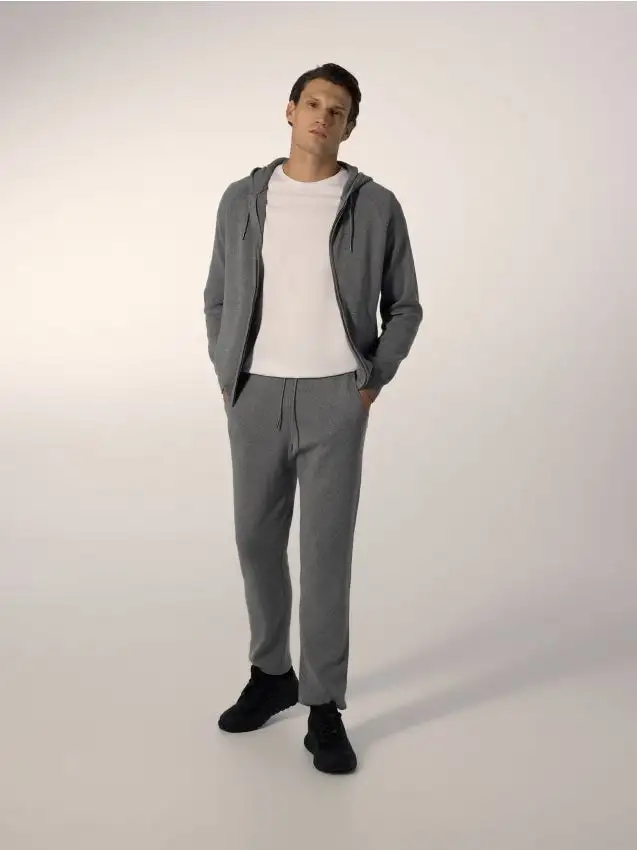 Maglione con cappuccio Colore grigio chiaro