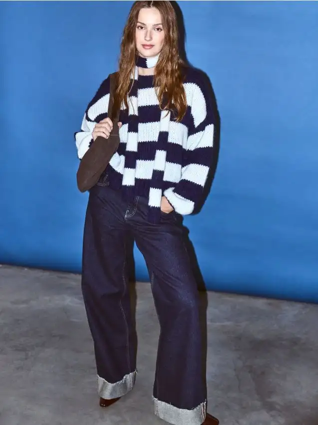 Maglione con allacciatura Colore blu scuro