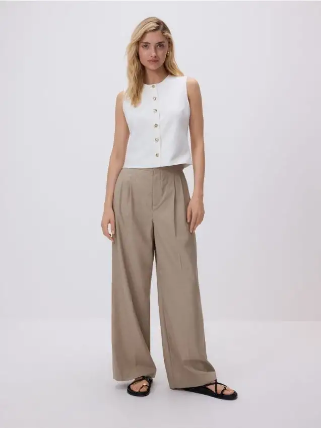 Gilet con bottoni decorativi Colore bianco