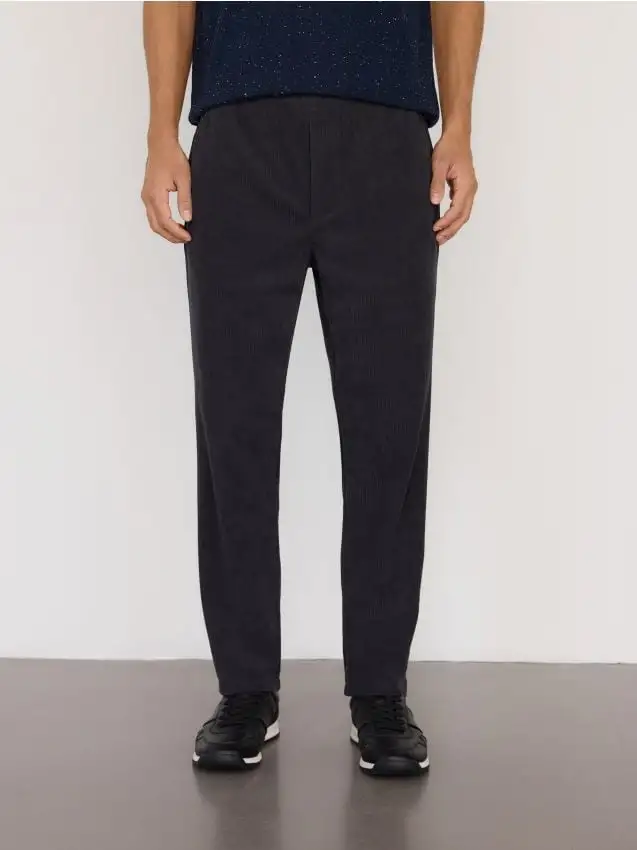 Pantaloni jogger in velluto Colore grigio scuro