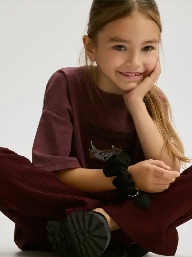 Camiseta con bordado Colore maroon