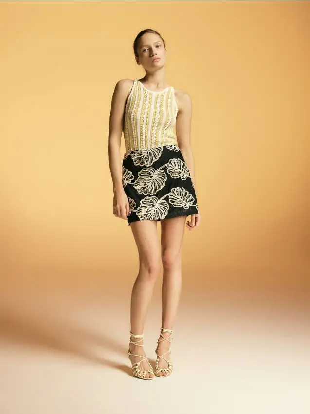 Mini gonna con ricamo Colore nero