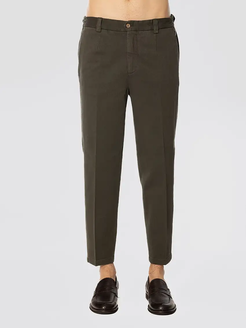 Pantaloni in Bull Denim con Pinces Verde Militare