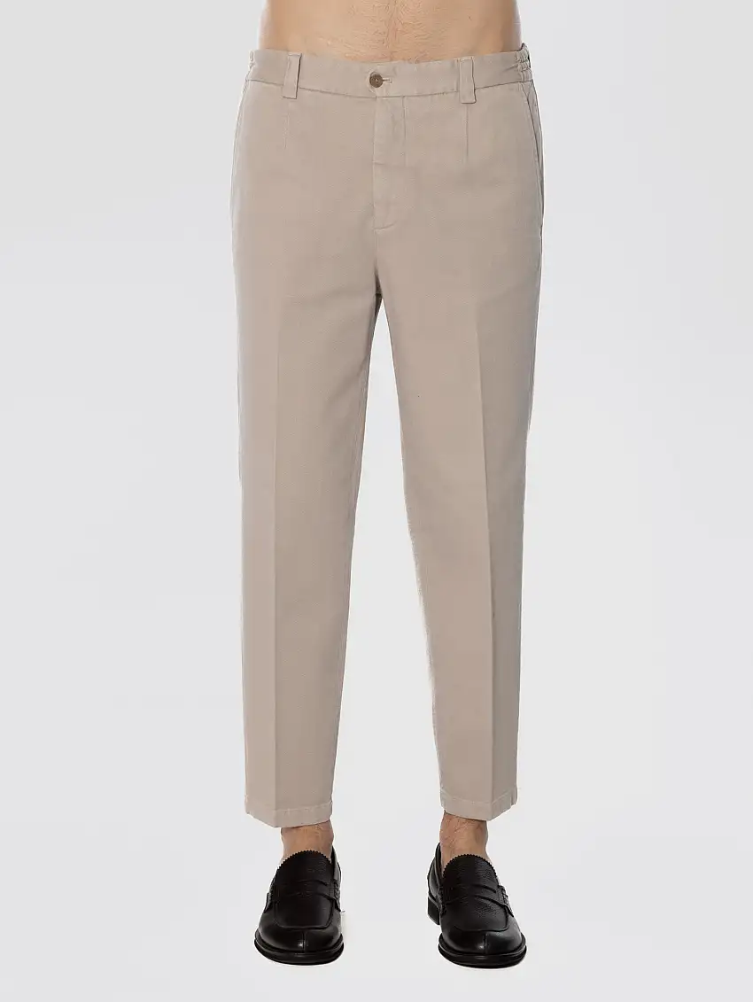 Pantaloni in Bull Denim con Pinces Yuta