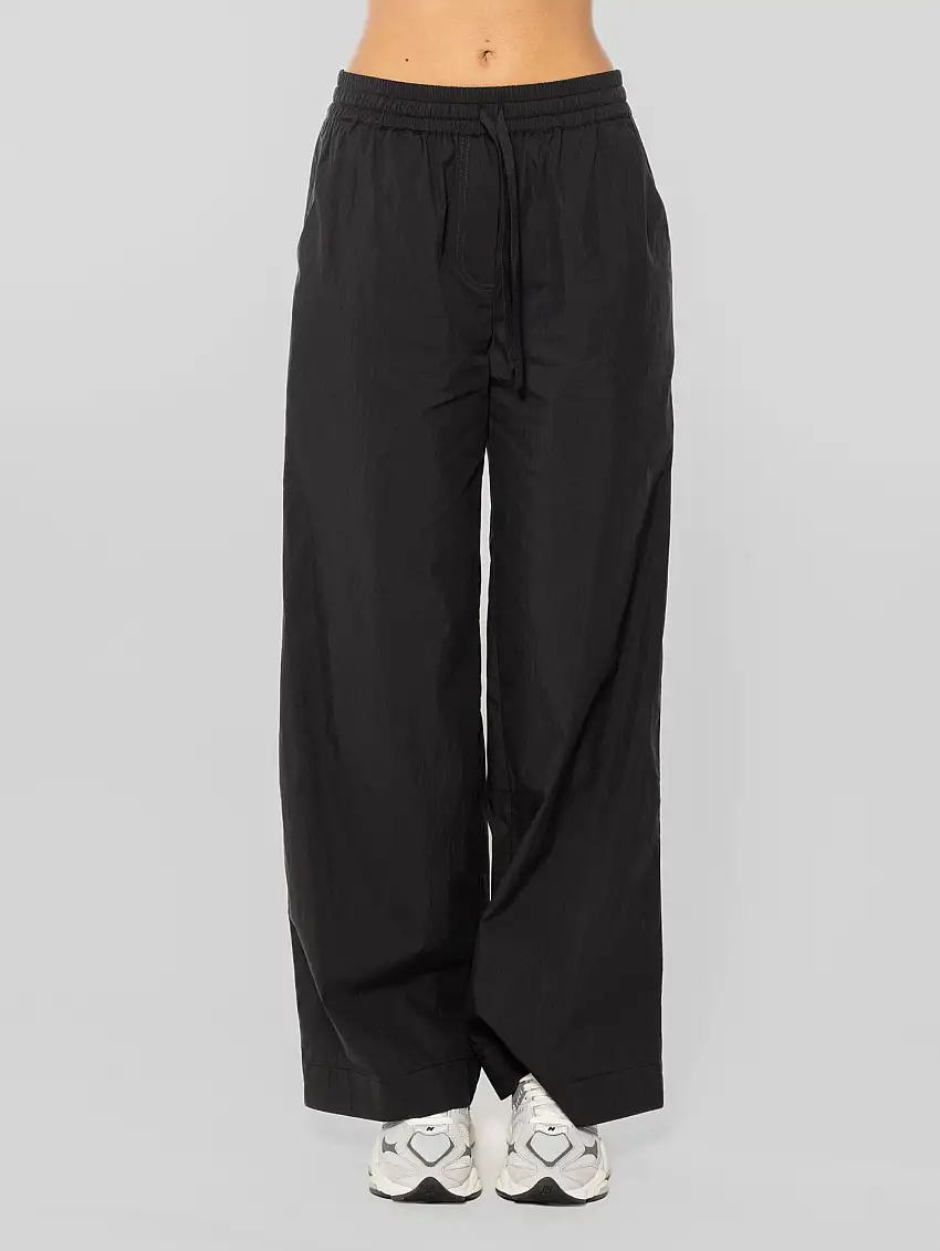 Pantaloni con Gamba Ampia in Tessuto Leggero Nero