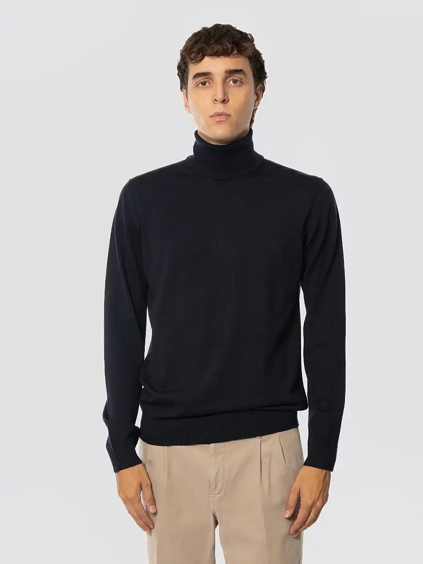 Maglia Collo Alto in Lana Merinos Blu Notte