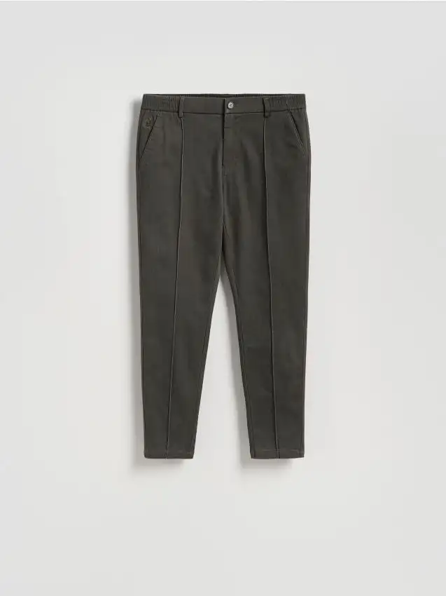 Pantaloni jogger con pinces Colore grigio scuro